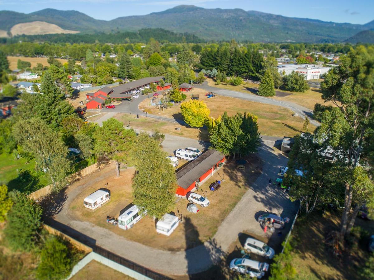 Parklands Motorlodge & Holiday Park Turangi Exterior photo